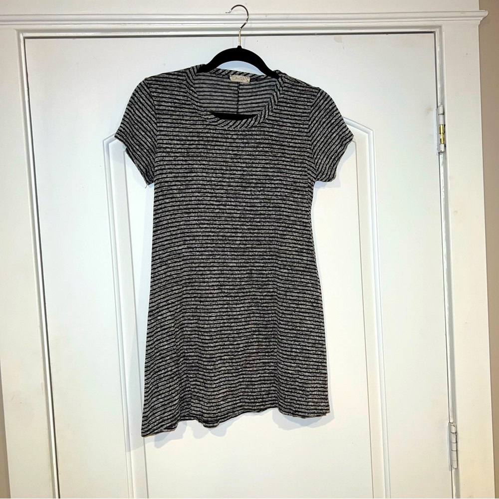 White black striped t-shirt szS